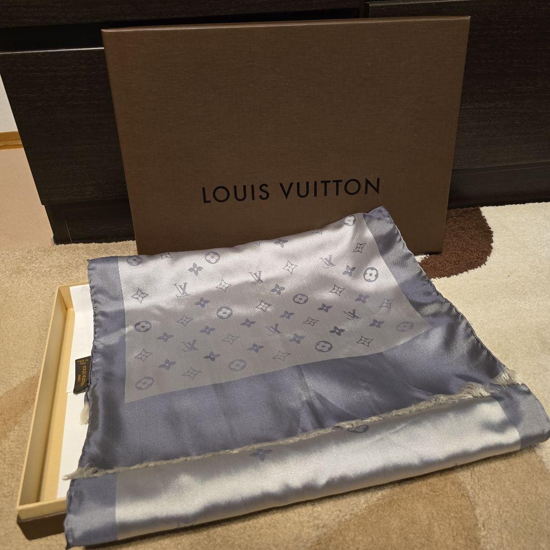 Louis Vuitton Capri Silk Scarf Stole Echarpe