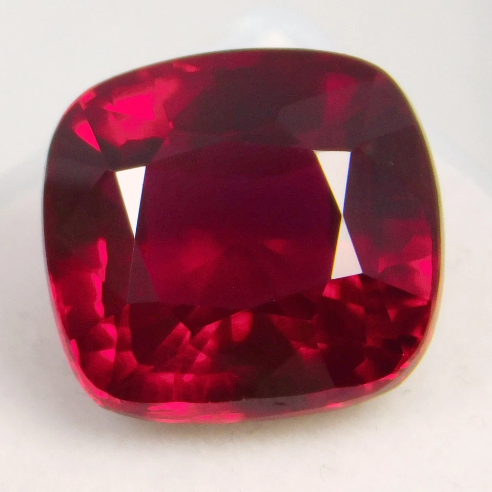 Piedra preciosa suelta corte radiante rubí rojo natural Mozambique de 21,10 quilates certificada Foto 2 de 4
