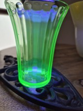 4.25 uranium green glass tumbler glass vtg