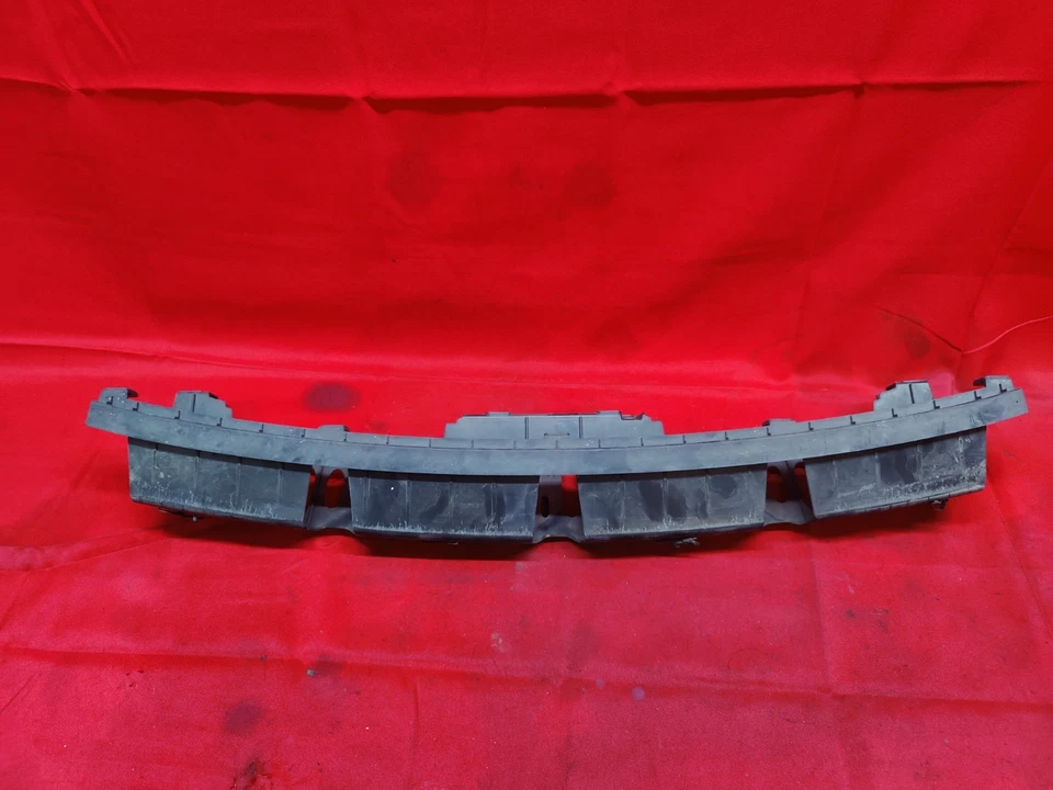 11-16 MINI COOPER REAR BUMPER CENTER MIDDLE SUPPORT GUIDE MOUNT MOUNTING BRACKET Foto 3 de 4