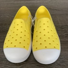 harper canyon perforated slip shoes rainbow Girls Sz 10 Yellow Beach Pool Shoes
