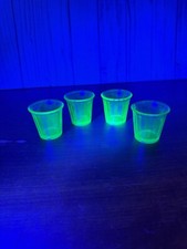 Akro Agate Childrens Cups Green Tumblers Ridged Stippled Band Glows 4 Pcs