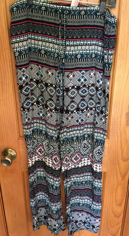 Women's No Boundaries Palooza Pants Black White & pink Size Large 11-13