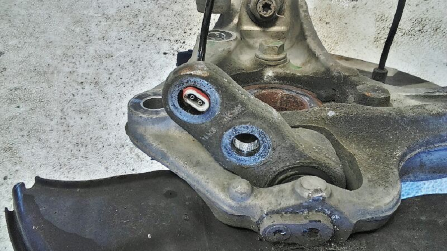 2013-2019 Cadillac XTS Passenger Right Front Spindle Knuckle OEM