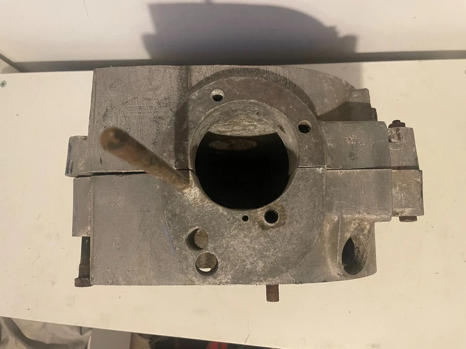 CARCASAS DE MANIVELA SIN IGUAL G2 / AJS MODELO 14 Foto 2 de 4