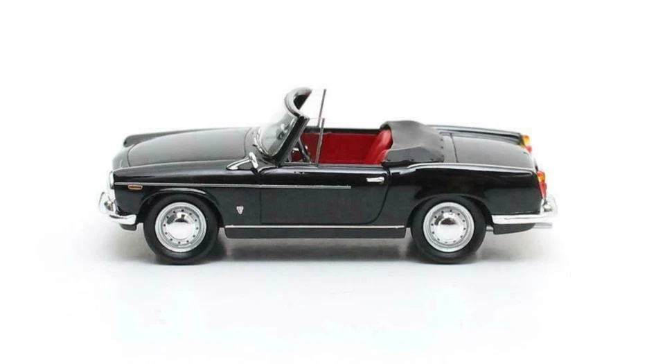 Innocenti 950S Spider 1962 Black Matrix MX30902-011 1/43 Resin 408 Pièces - Image 2 of 3