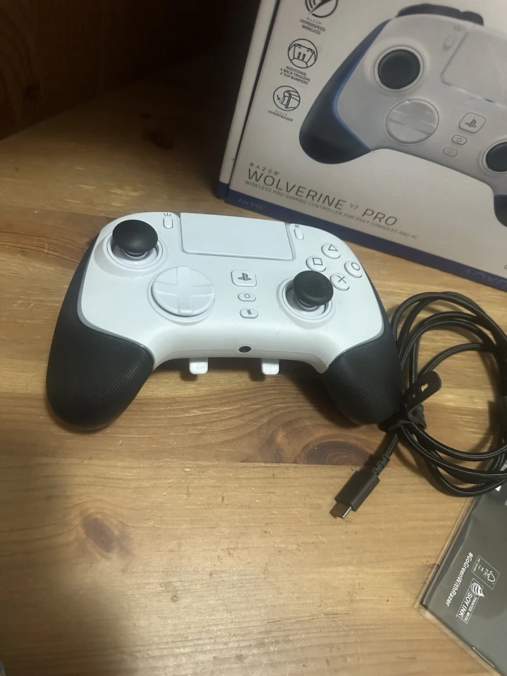 Controller Dualshock PlayStation PS5 e PC - RAZER WOLVERINE V2 PRO - Immagine 3 di 4