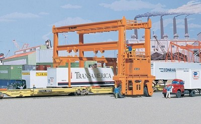 Walthers Cornerstone (HO) 933-3122 Mi-Jack Translift Intermodal Crane Kit - NIB