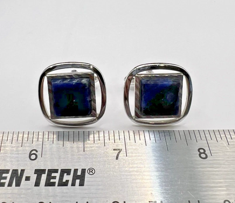 Gemelos grabados vintage de lapislázuli piedra azul oscuro y tono plateado Foto 3 de 4