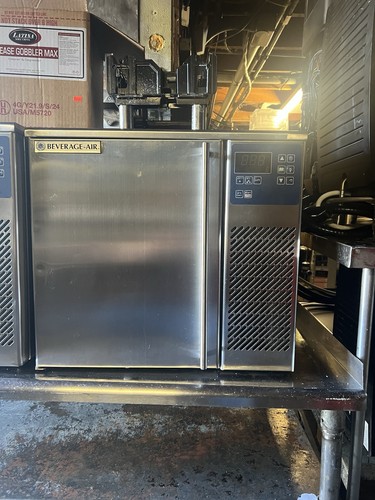 Beverage Air CF031AG 22" Countertop 3 Pan Blast Chiller/Freezer