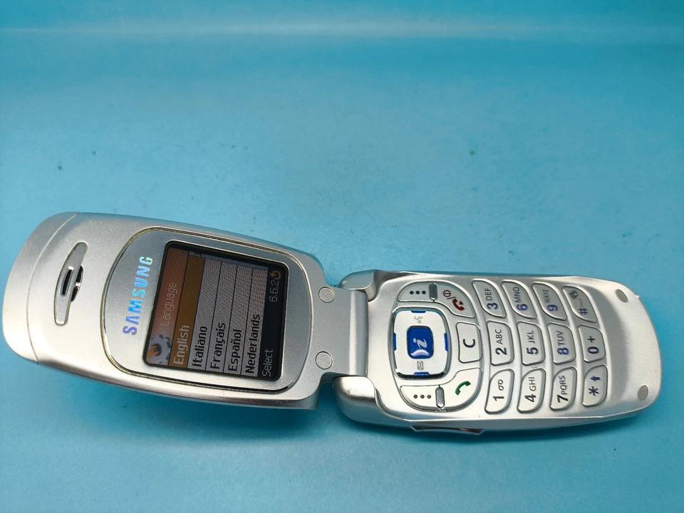 Samsung SGH E600 Silver (Unlocked) Mobile Phone - Image 3 of 4