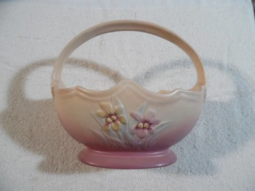 Vintage Hull Pottery 408-7" Basket Iris