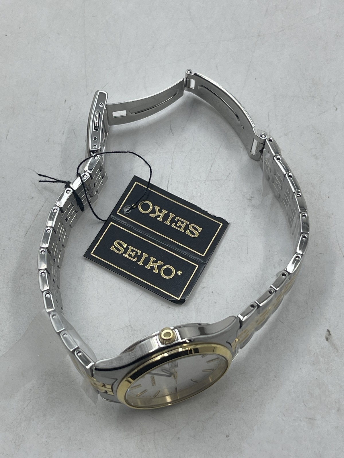 Seiko Men's Essentials Watch Silver/Gold&Silvertone Stainless Steel SUR430 thumbnail 4