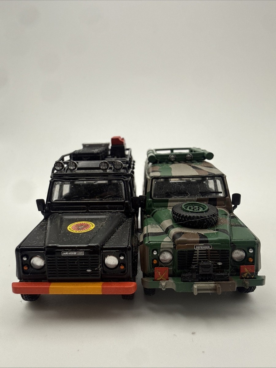 MINI GT Land Rover Defender 110 Lot Of 2 Loose-Malaysian Army
