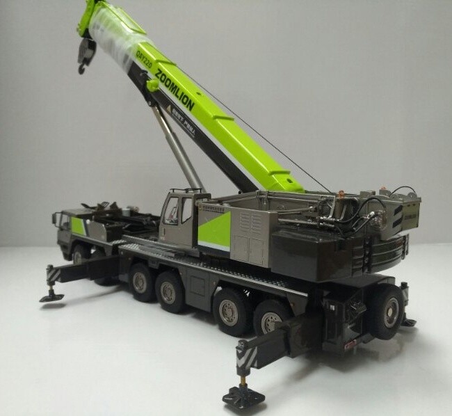 ミニカー 1/50 ZOOMLION QAY220 クレーン ホワイト