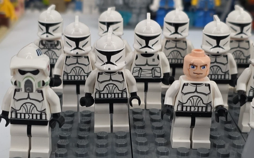 14x Authentic LEGO Star Wars Clone Trooper Minifigure Phase 1 Large Eyes SW0201 - Image 3 of 4