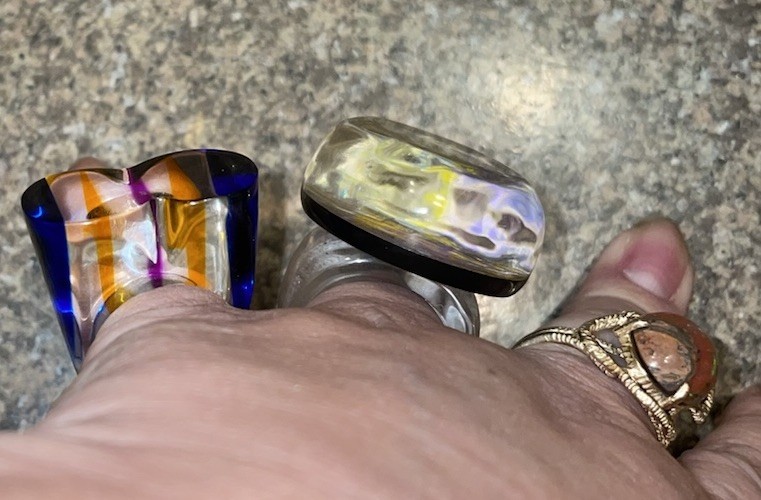 Retro Infinity Big Bold Lucite Ring!!! - image 13