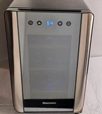 WINE ENTHUSIAST 2720307 Wine Cooler 6 BottleIn 3  Shelf  IN Good Condition