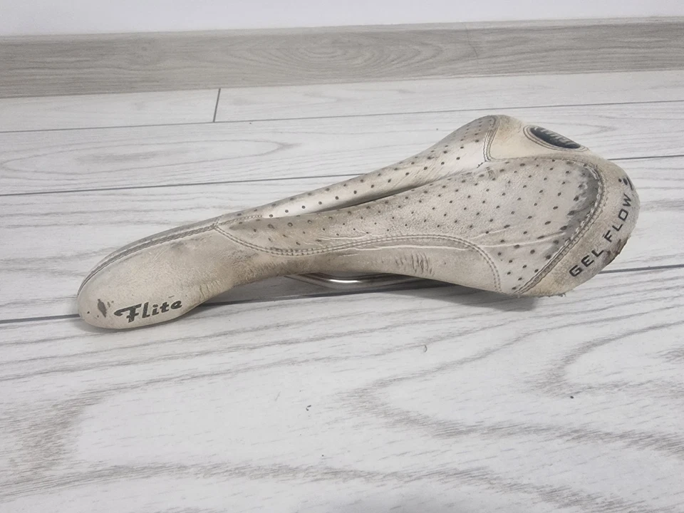 Classic Selle Italia Flite Gel Flow Road Bicycle Saddle Titanium Rails Bike Seat - Image 2 of 4