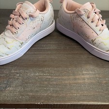 Heelys Pro 20 LG Skate Shoe Soft Pastel Gold Print Size 4 Youth
