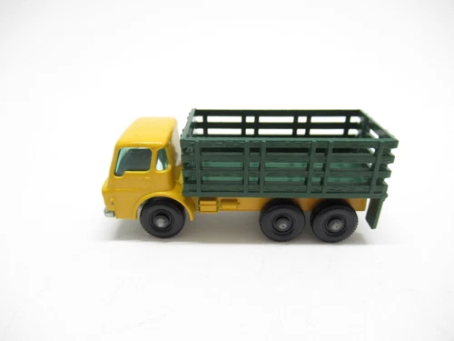 MATCHBOX LESNEY #4 STAKE TRUCK NM