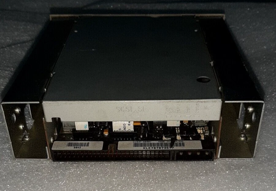 Digital Data Storage DDS 3 HP Surestore DAT 24 C1555 per server - Immagine 3 di 4