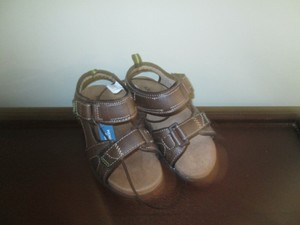 sandals with memory foam insoles