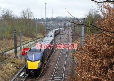 FOTO EINE GRAND CENTRAL CLASS 180 ''ADELANTE'' EINHEIT PAUSIERT BEIM BETRETEN DER GRENZEN GRÜN