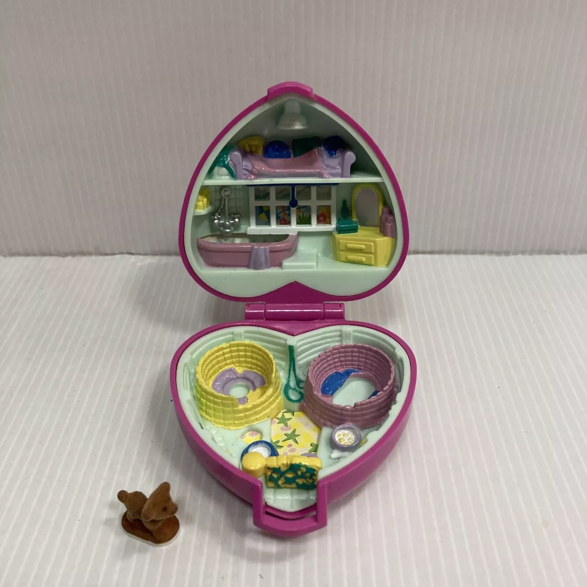 1993 Polly Pocket - Precious Puppies Antique Toy Playset w/ Chien Figure