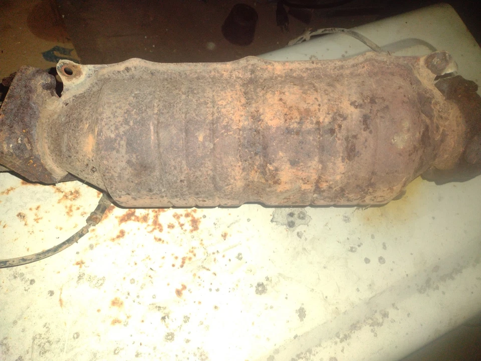 Catalizador Honda Prelude BB6 BB8 BB9 año 1997-2001 Foto 3 de 4