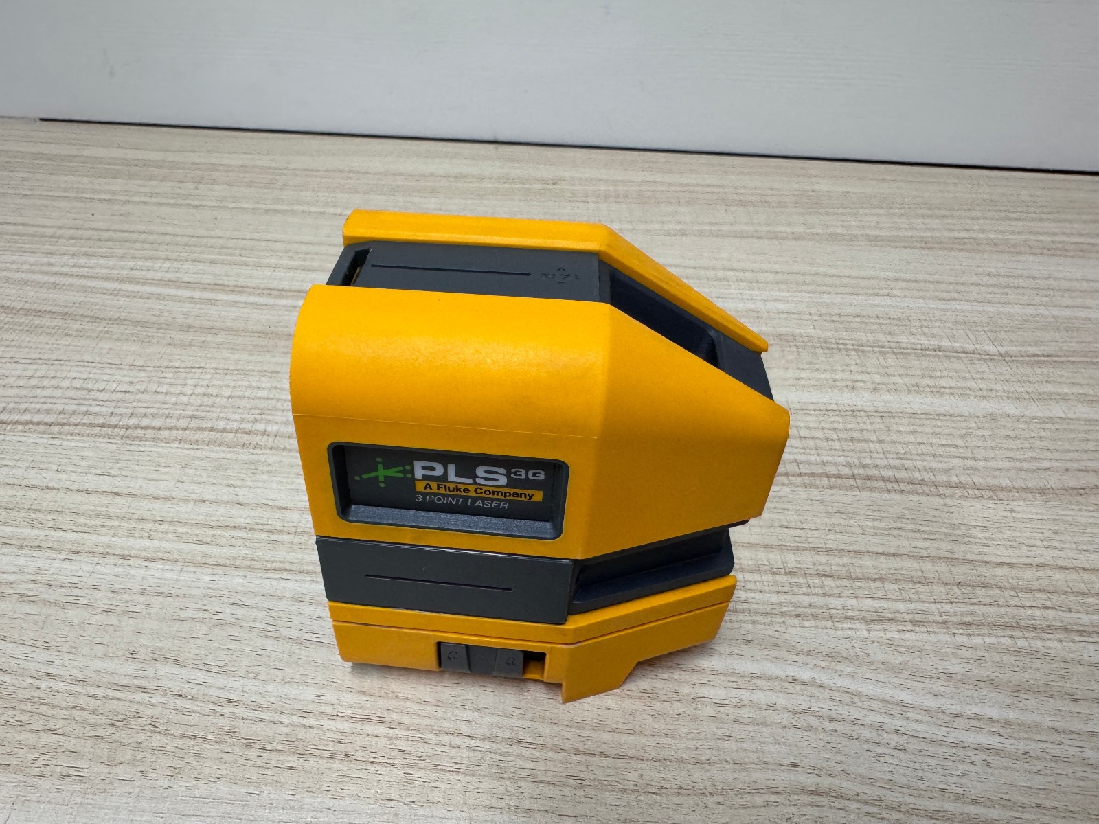 PLS Fluke 3G 3-Point Dot Green Dot  Beam ONLY SALE BATTERY BANK NOT INCLUD.