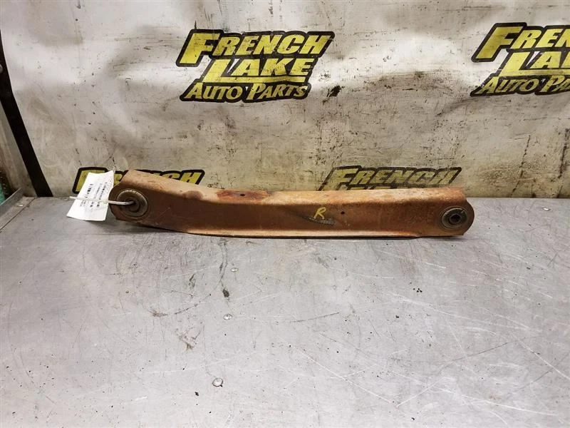 Brazo de control inferior trasero pasajero compatible con Chevrolet Bel Air 1966 1063116 Foto 2 de 4