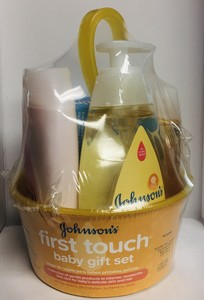 johnson's first touch baby gift set