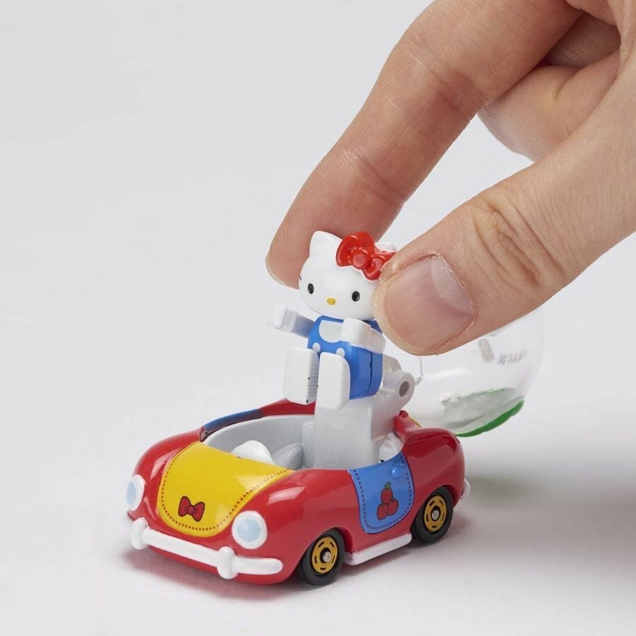 Takara Tomy Dream Tomica Ride on R02 Hello Kitty X Apple Car