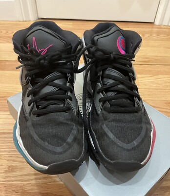 Kyrie Sneakers Youth Size 8.5 Infinity South Beach