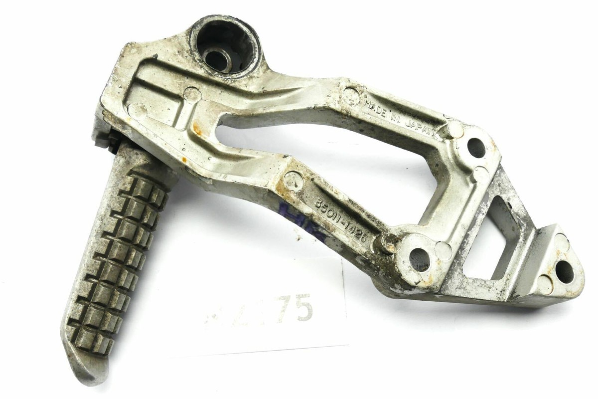 Kawasaki ZX 10 ZXT00B BJ 1988 - Right rear footrest bracket N2175