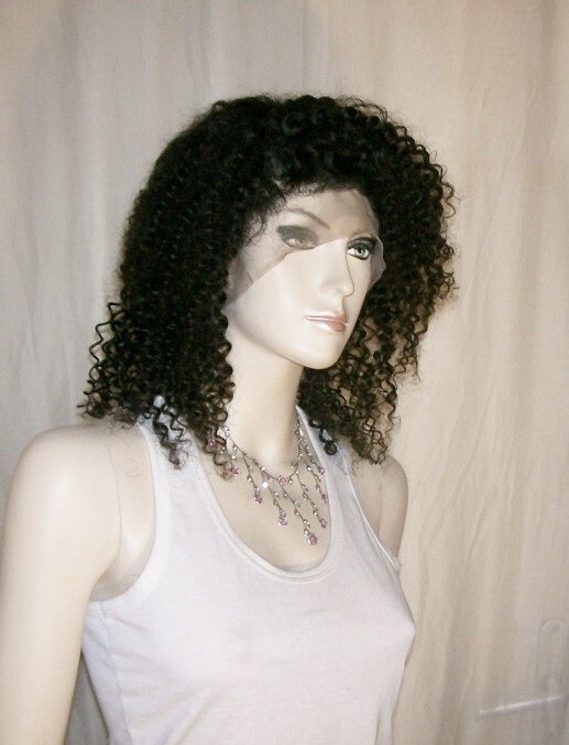 Perruque bouclée Full Lace en cheveux humains pour changer de style au quotidien sans effort