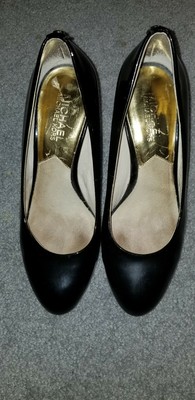 michael kors round toe pump