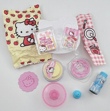 NEW MGA Miniverse Make It Mini Food Hello Kitty Series 1 Tiered Cake