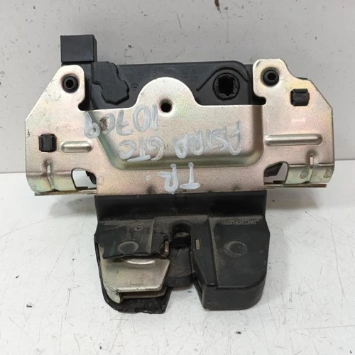 OMAC Vassoio Portabagagli In Gomma TPE Per Opel Astra J Sports Tourer 2009–2015 – Nero, 1 Pezzo, Antiscivolo