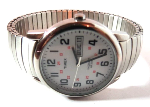 VINTAGE MENS TIMEX INDIGLO WR 30M DAY/DATE WRISTWATCH RUNS....