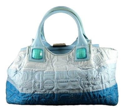 Tosca Blu mittelgroße mehrfarbige blaue Stoffhandtasche mit herzförmigem Spiegel