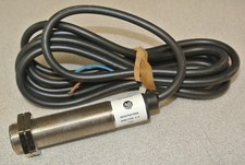 ALLEN-BRADLEY 871C-D5NE18-A2 CYLIND. INDUCTIVE PROXIMITY SWITCH / 10-30VDC 18mm