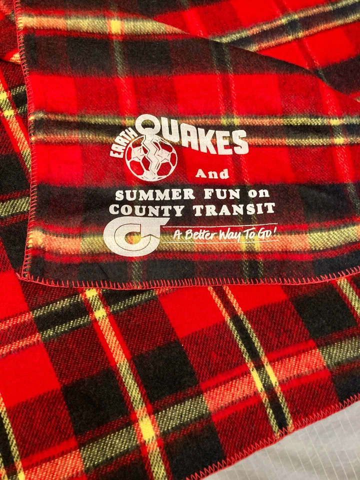 Vintage 70s/80s San Jose "Golden Bay" Earthquakes Logo 34x76" Sports Blanket USA - Image 2 of 4