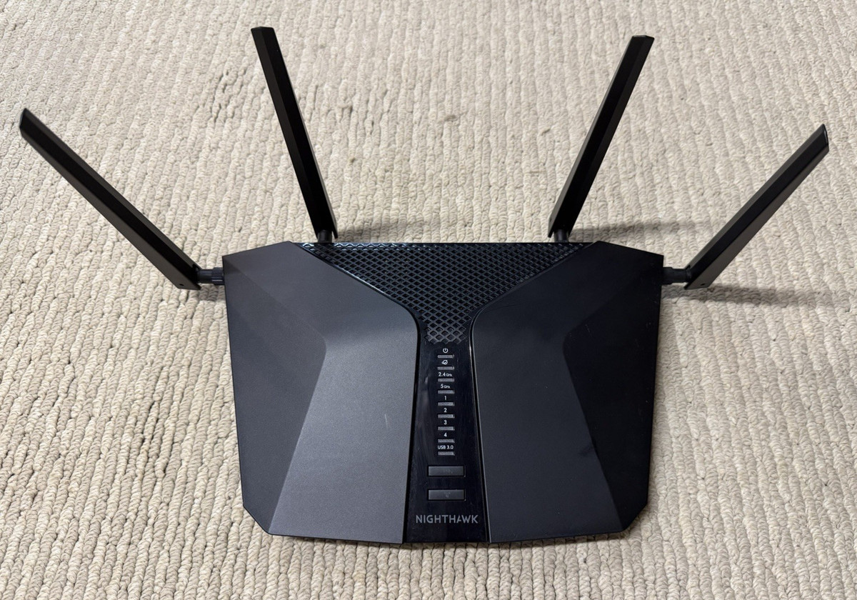 NETGEAR - Nighthawk AX5400 Wi-Fi 6 Router RAX50 - Black - w/Cables View 2