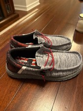 Howitzer Men's Slip-On Shoes ROAM CRIMSON Sneakers with Camo Print size 7