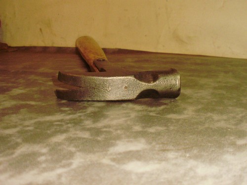 Vintage 14", 16oz ash handle No 2 strapped claw hammer - Picture 6 of 11