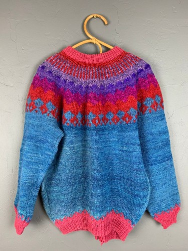 Vintage Colorful and bright wool Bolivian folk sweater - Picture 8 of 9