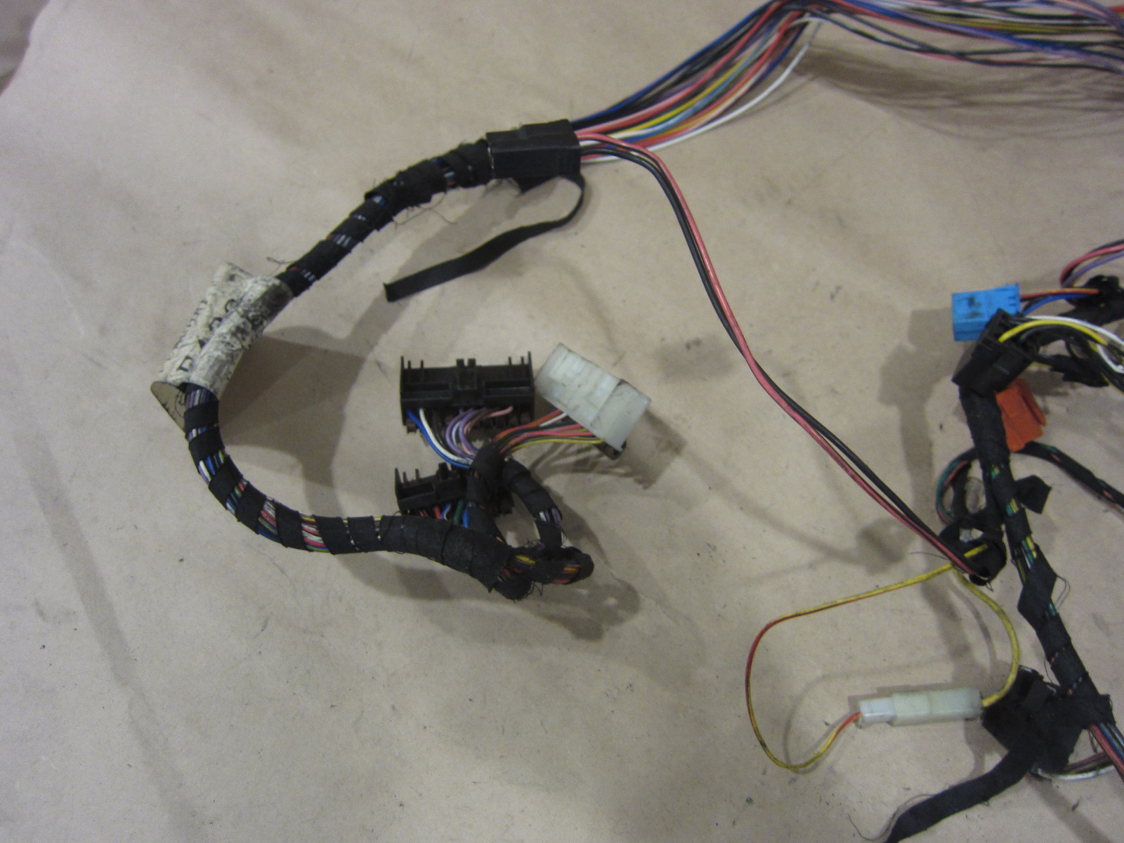 Ferrari 355 - Tunnel Console Connection Cables - P/N 159652