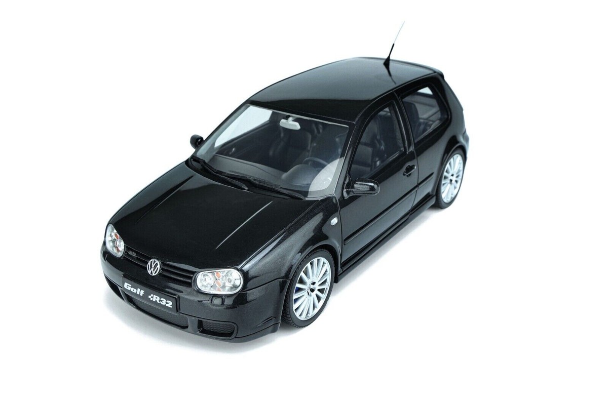 1/18 Volkswagen Golf IV R32 2002 Black Diecast Model Car by Otto
